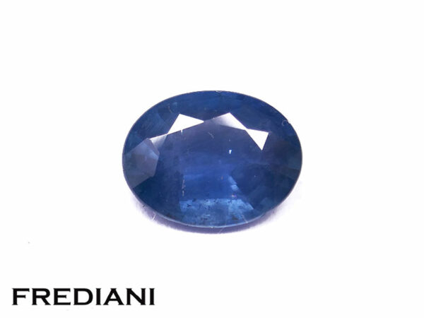 Saphir bleu ovale 80x62 de 1.50 carat