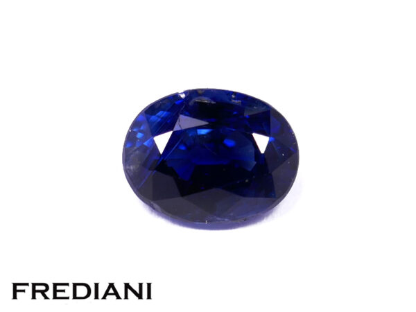 Saphir bleu ovale 74x58 de 1.50 carat
