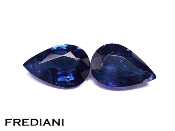 Appairage de saphirs bleus poires 60x40 de 0.89 carat