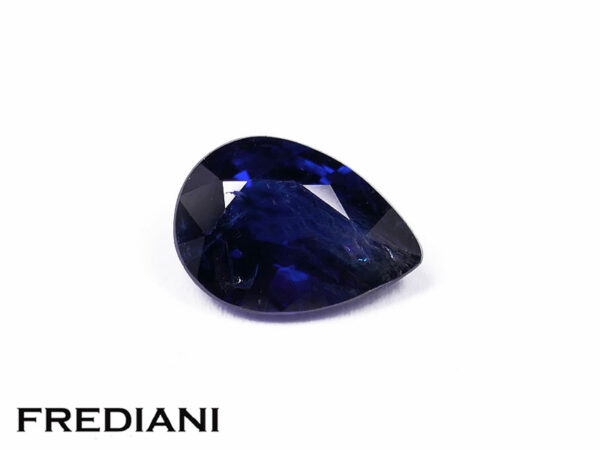 Saphir bleu poire 67x48 de 0.77 carat