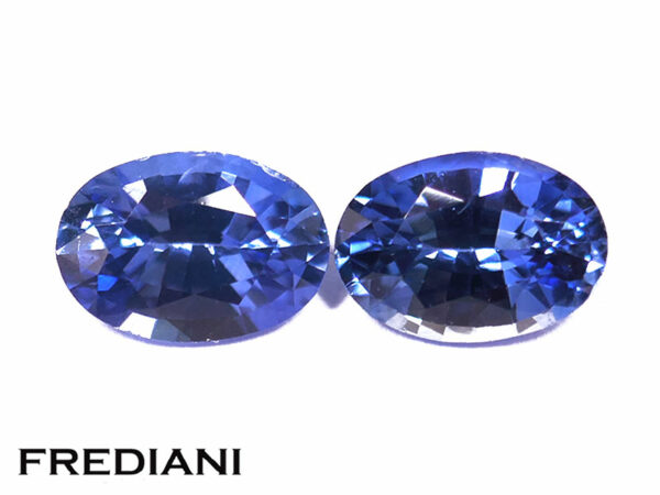 Appairage de saphirs bleus ovales 65x45 de 1.47 carat