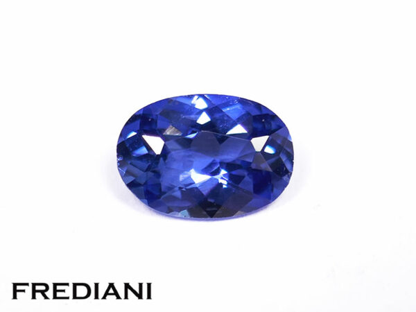 Saphir bleu ovale 62x44 de 0.58 carat
