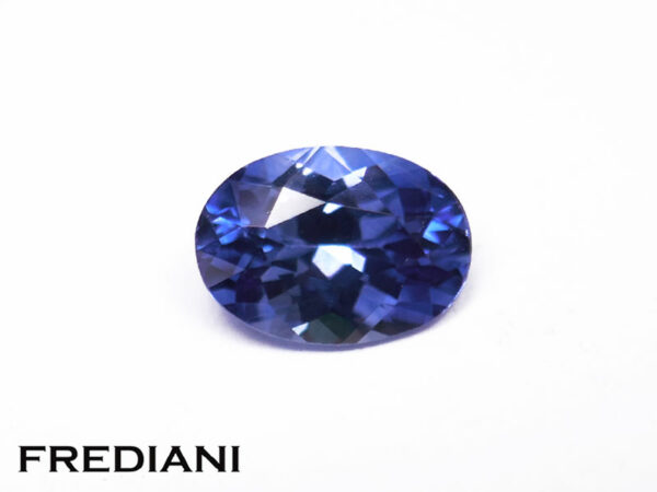 Saphir bleu ovale 62x45 de 0.65 carat