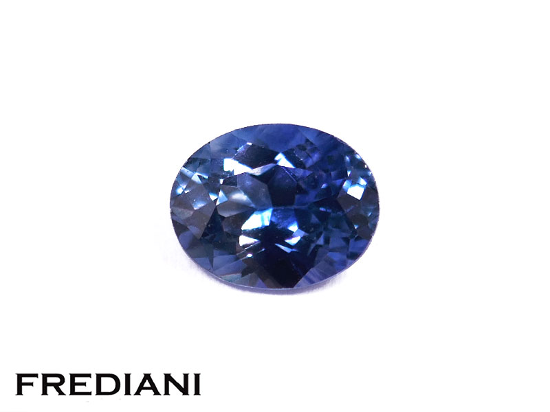 Saphir bleu ovale