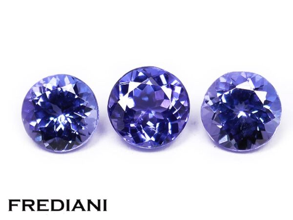 Lot de 3 tanzanites rondes 5.2 à 5.5 mm de 2.02 carats