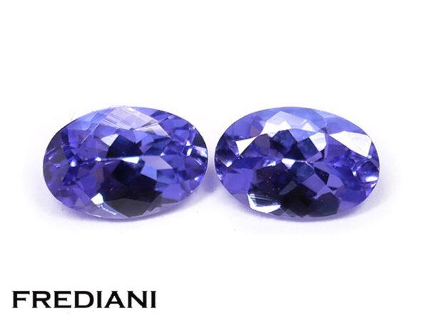 Appairage de tanzanites ovales 62x42 de 1.21 carat