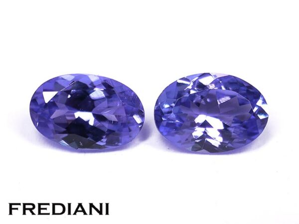 Appairage de tanzanites ovales 60x41 de 1.07 carat