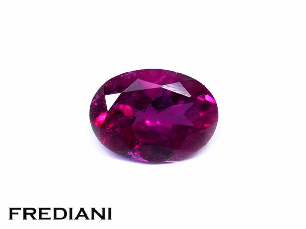 Tourmaline rouge ovale 71x52 de 0.80 carat