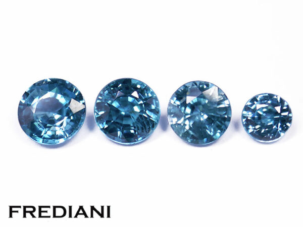 Lot de 4 zircons bleus ronds 4 à 5.5 mm de 3.19 carats au total