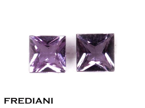 Paire de saphirs violets carrés taille princesse naturels 38x38 de 0.66 carat