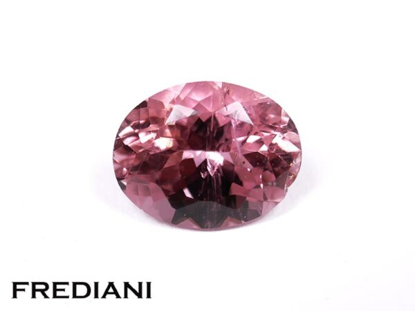 Tourmaline rose ovale 101x80 de 2.82 carats