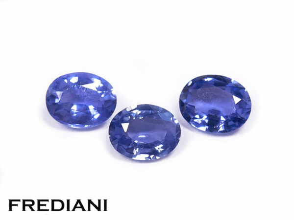 Lot de 3 saphirs bleus ovales 50x40 de 1.09 carat