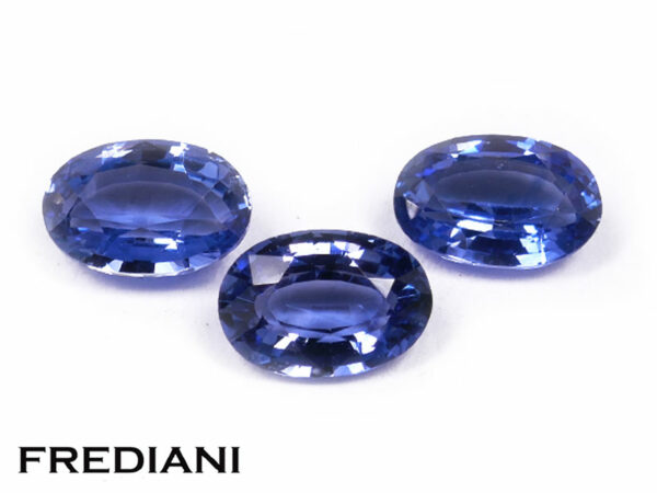 Trio de saphirs bleus ovales 60x40 de 1.73 carat