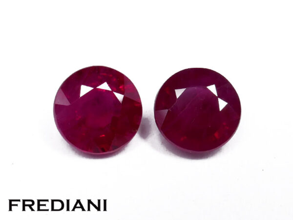 appairage de rubis ronds 4.9 mm de 1.21 carat