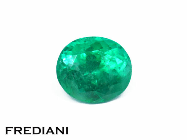 Emeraude de Colombie ovale 91x79 de 2.50 carats