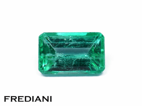 Emeraude de Colombie rectangulaire 74x47 de 0.98 carat