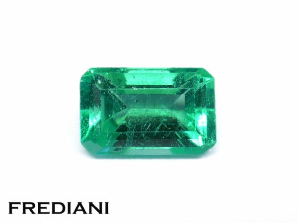 Emeraude de Colombie rectangulaire 68x44 de 0.74 carat