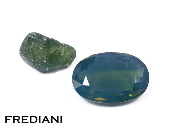 Saphir d'Auvergne ovale naturel 108x76 de 2.59 carats + saphir brut offert