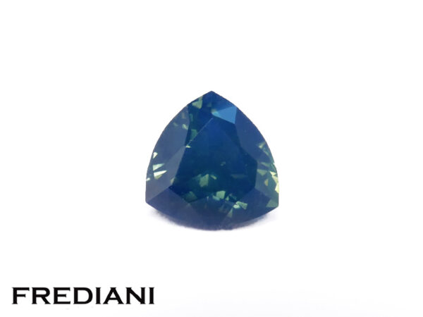 Saphir d'Auvergne bleu/vert troïdia naturel 60x60 de 0.95 carat