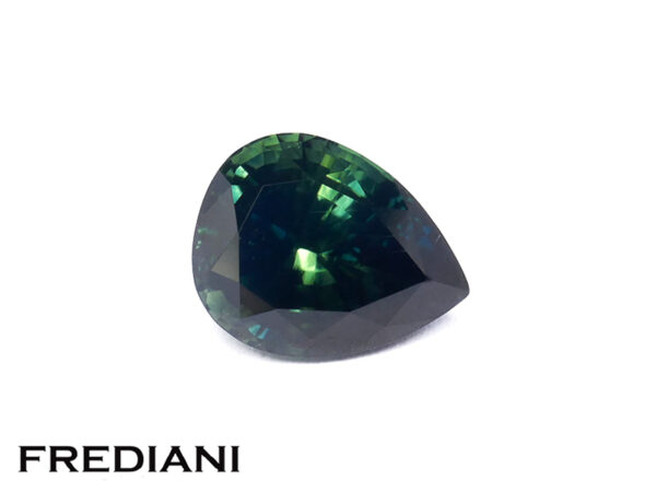Saphir d'Auvergne poire vert intense naturel 89x69 de 2.28 carats