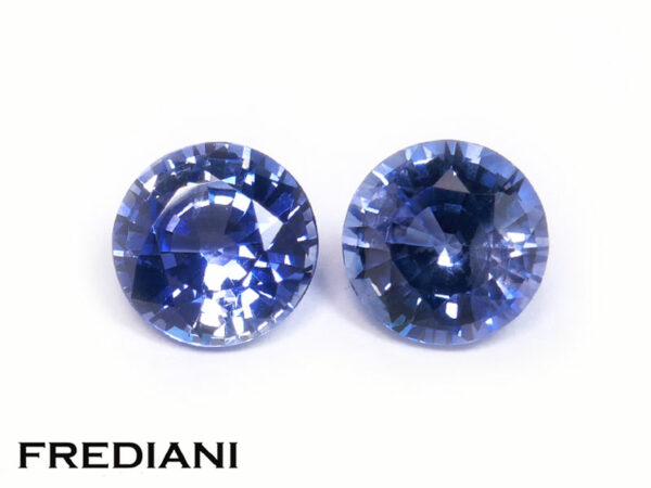 Appairage de saphirs bleus ronds 5.4 mm de 1.51 carat