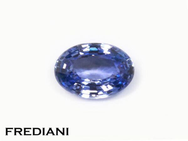 Saphir bleu ovale 70x48 de 0.90 carat