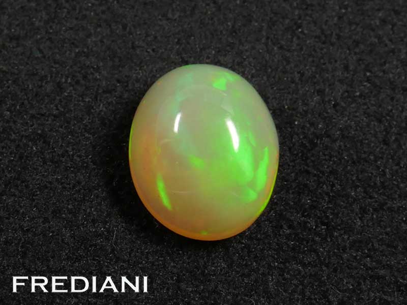 Opale ovale cabochon