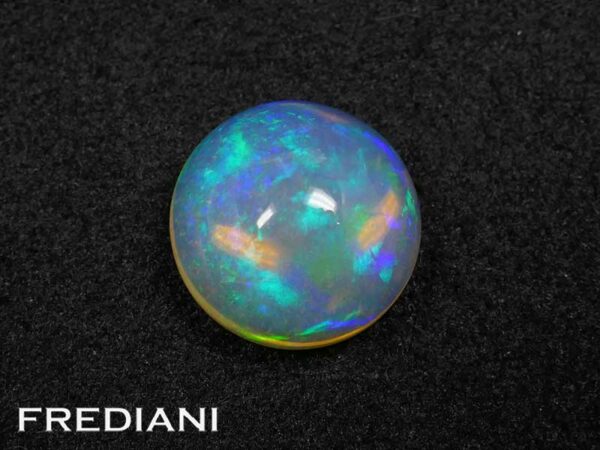 Opale ronde cabochon 11 mm de 3.84 carats