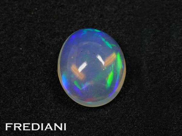 Opale ovale cabochon 119x100 de 3.24 carats