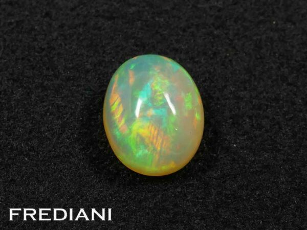 Opale ovale cabochon 100x80 de 2.26 carats