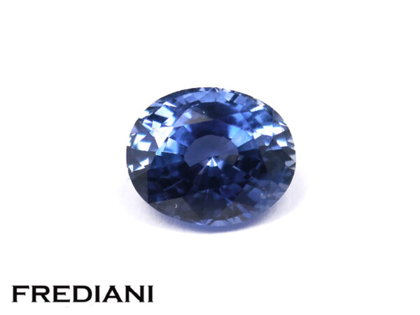 Saphir bleu ovale 80x66 de 2.04 carats