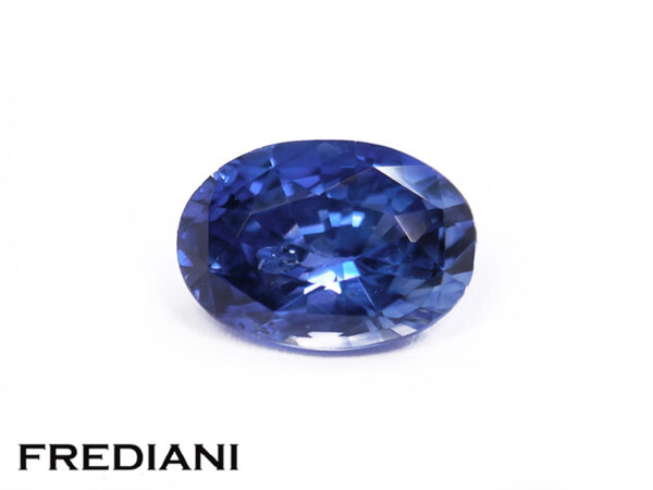 Saphir bleu ovale 85x60 de 1.58 carat