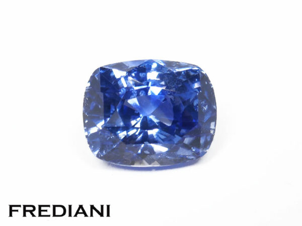 Saphir bleu coussin 91x73 de 3.89 carats