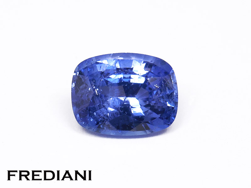 Saphir bleu coussin 83x65 de 2.15 carats