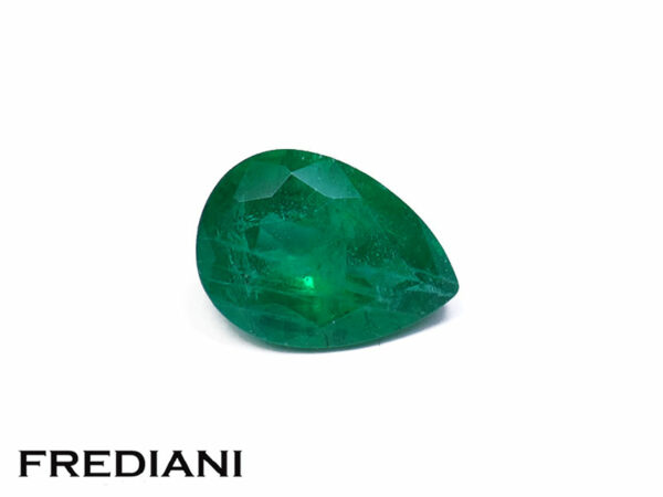 Emeraude poire 72x52 de 0.69 carat