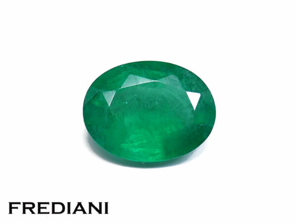 Emeraude ovale 92x70 de 1.62 carat