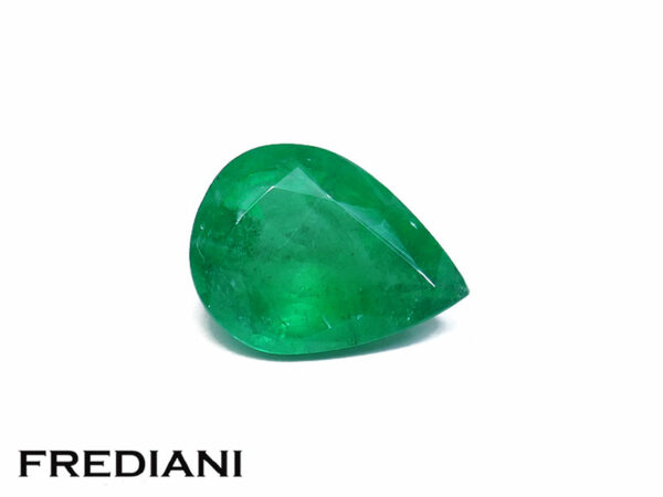 Emeraude poire 82x61 de 1.01 carat