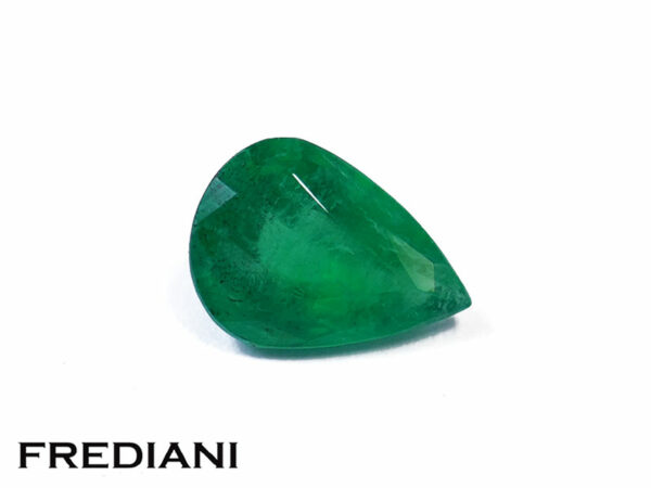 Emeraude poire 81x59 de 0.90 carat