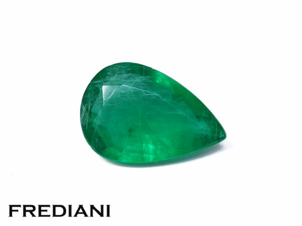 Emeraude poire 97x66 de 1.03 carat