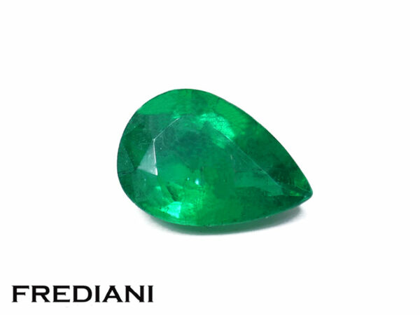 Emeraude poire 89x61 de 1.03 carat