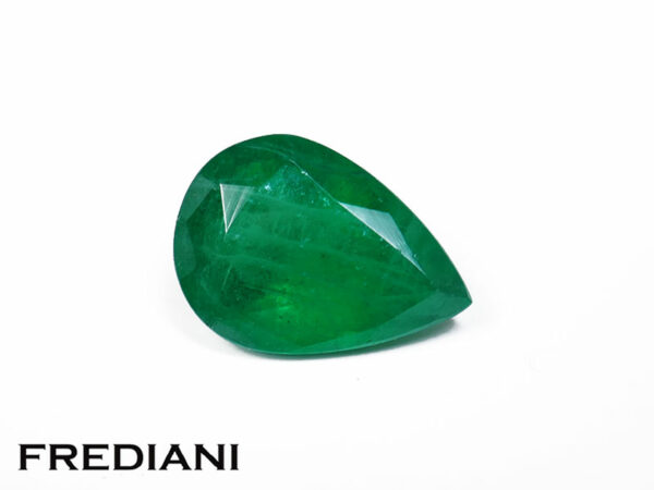 Emeraude poire 101x71 de 1.72 carat