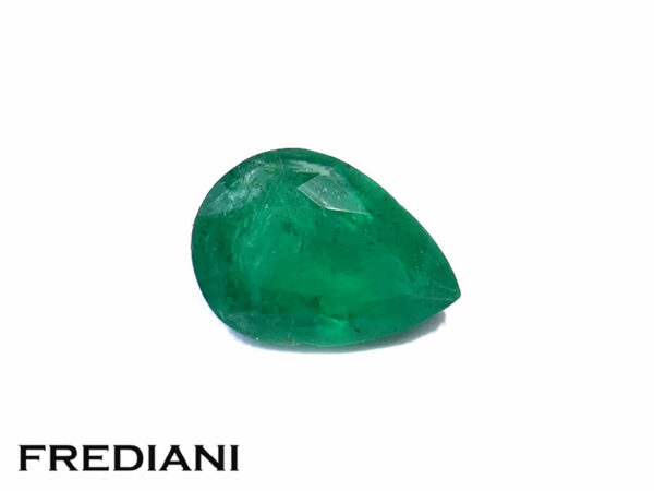 Emeraude poire 72x51 de 0.67 carat