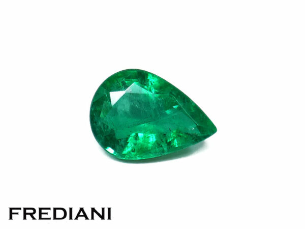 Emeraude poire 70x49 de 0.59 carat