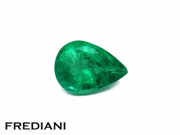 Emeraude poire 71x51 de 0.74 carat