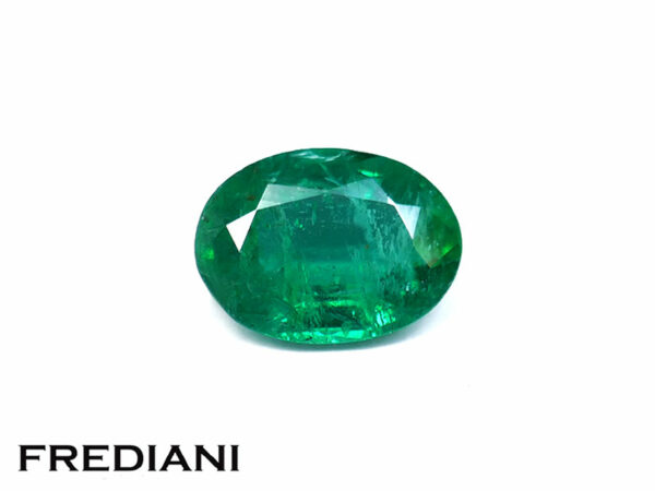 Emeraude ovale 67x49 de 0.65 carat