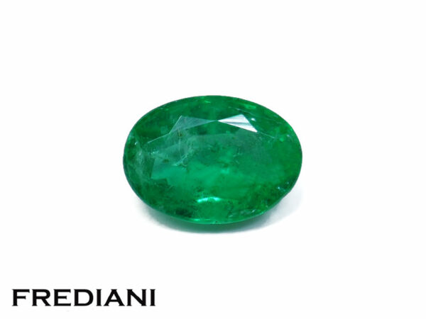 Emeraude ovale 71x51 de 0.85 carat