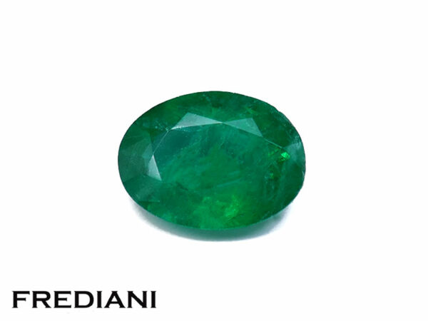 Emeraude ovale 79x58 de 1.04 carat