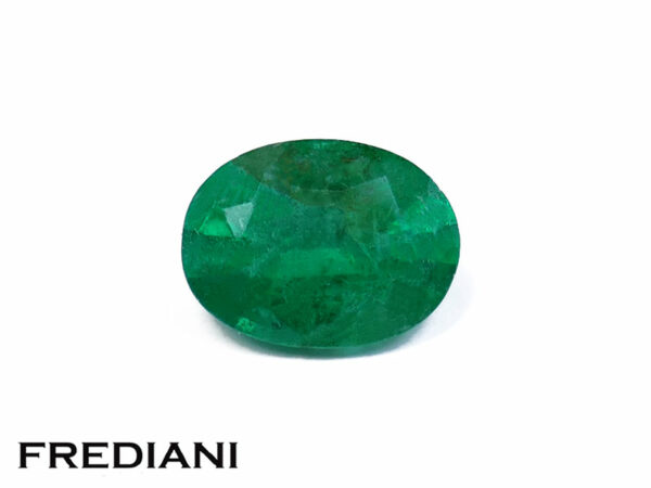 Emeraude ovale 81x61 de 1.21 carat