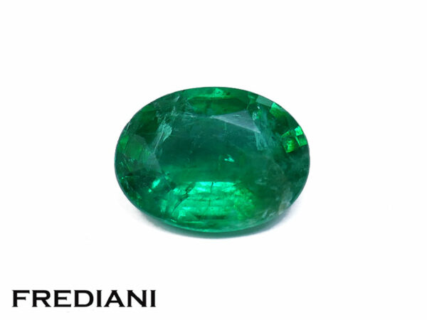 Emeraude ovale 92x70 de 1.45 carat