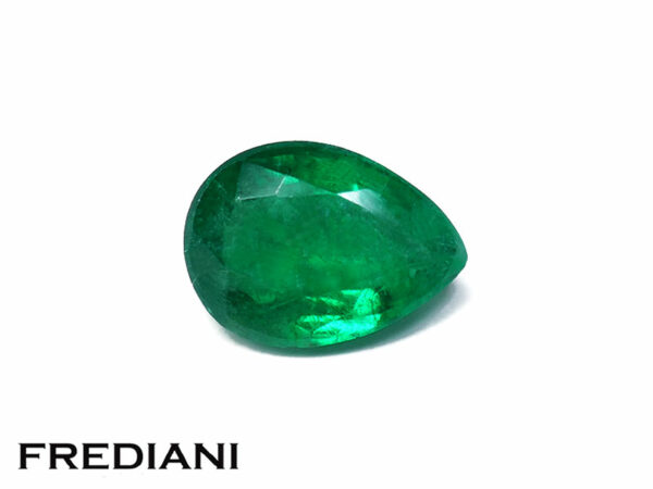 Emeraude poire 81x59 de 1.03 carat